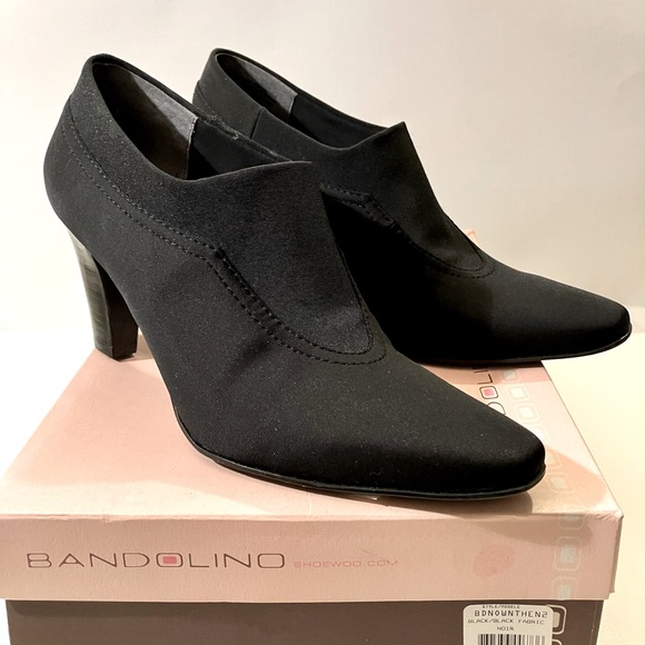 Bandolino Ladies pull on Stretch shoe sz. 6 - Picture 1 of 6